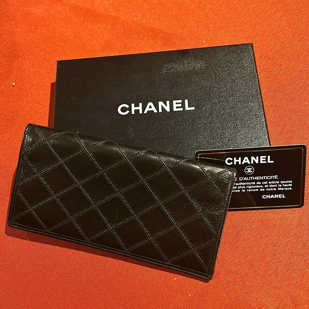 Vintage CHANEL checkbook cover